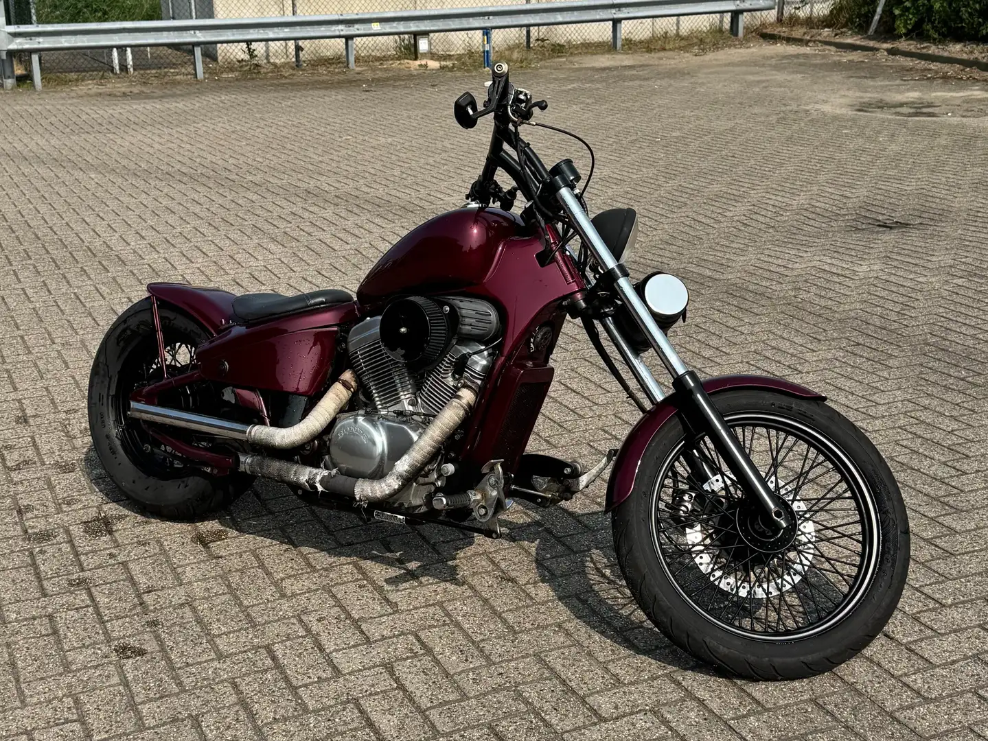 Honda Shadow 600 VT 600 Rouge - 1