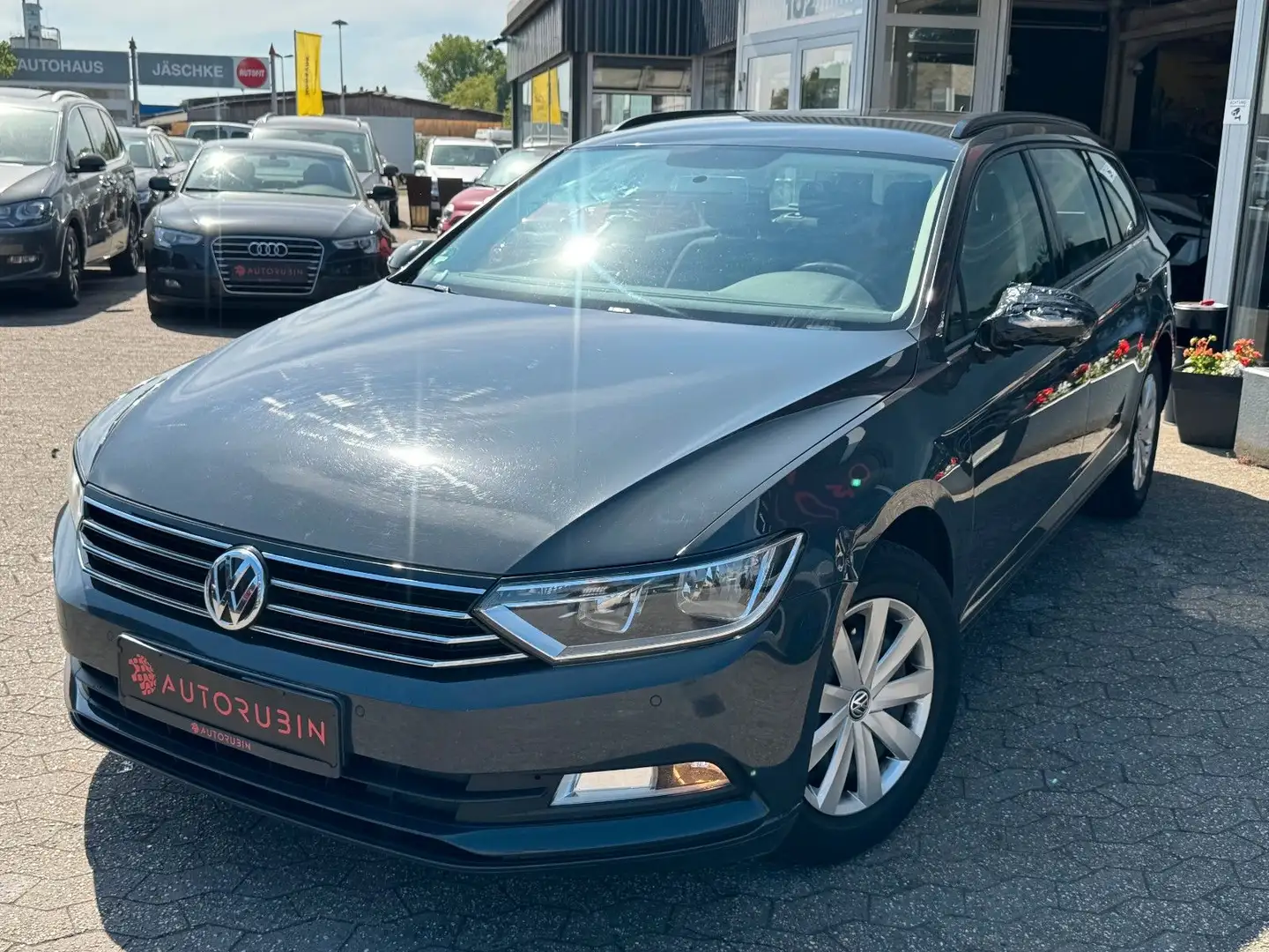 Volkswagen Passat Variant Trendline BMT 1.HAND/KLIMA/NAVI Grigio - 2
