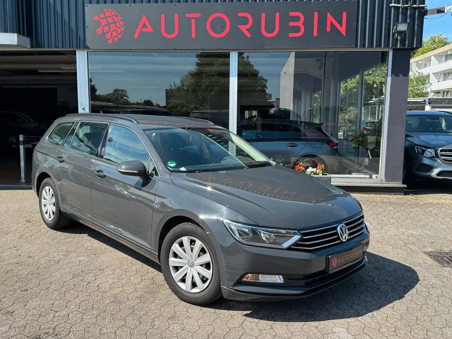 Volkswagen Passat Variant Trendline BMT 1.HAND/KLIMA/NAVI Grigio - 1