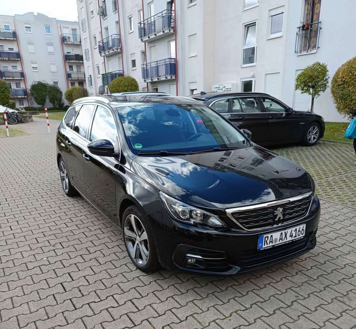 Second hand Peugeot 308 1.2
