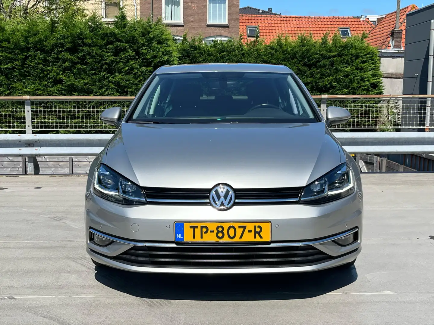 Volkswagen Golf 1.4 TSI Highline | ACC | Navigatie | PDC V+A | Sto Grijs - 2