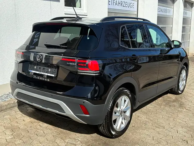 Volkswagen T-Cross view 5