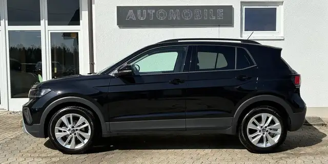 Volkswagen T-Cross view 3