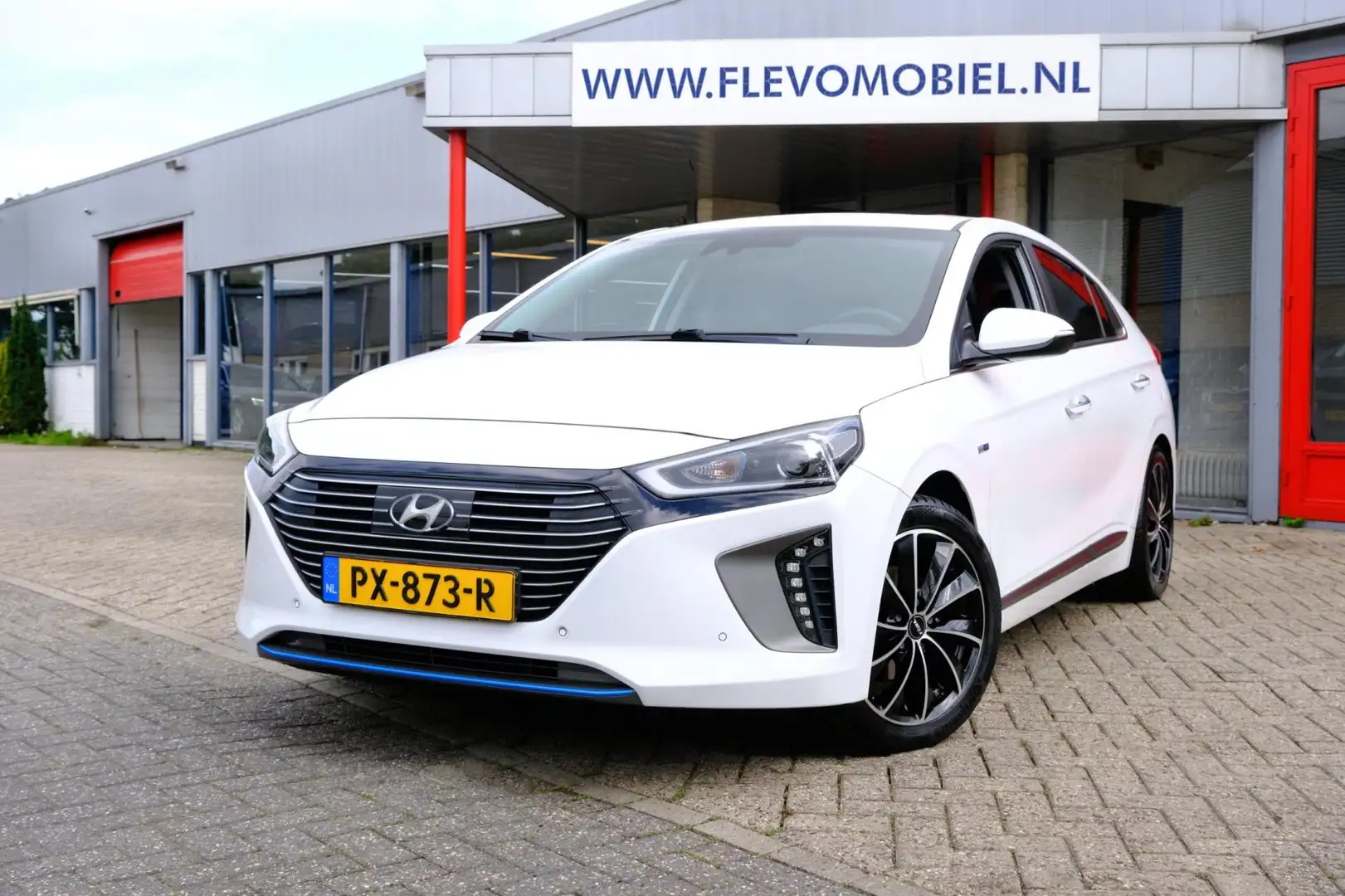 Hyundai IONIQ 1.6 GDi Premium Aut. Pano|Leder|Navi|Cam Wit - 1