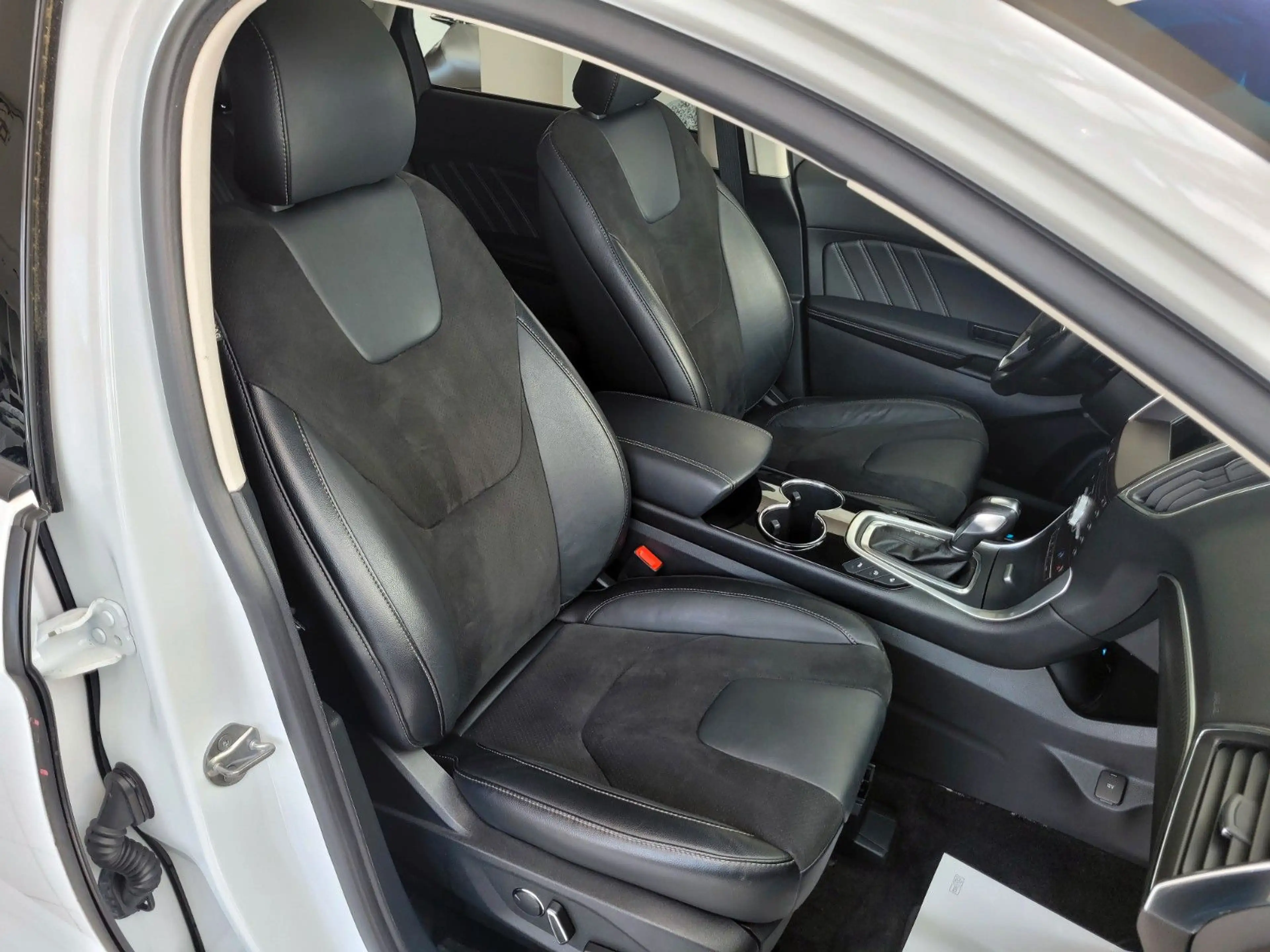 Ford Edge ST-Line 4x4 Aut/Panorama/20"/AHK/2Hd. — photo 17