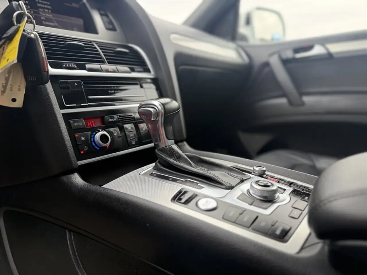 Audi Q7 снимка Audi Q7