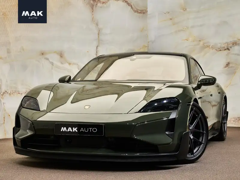 PORSCHE Taycan