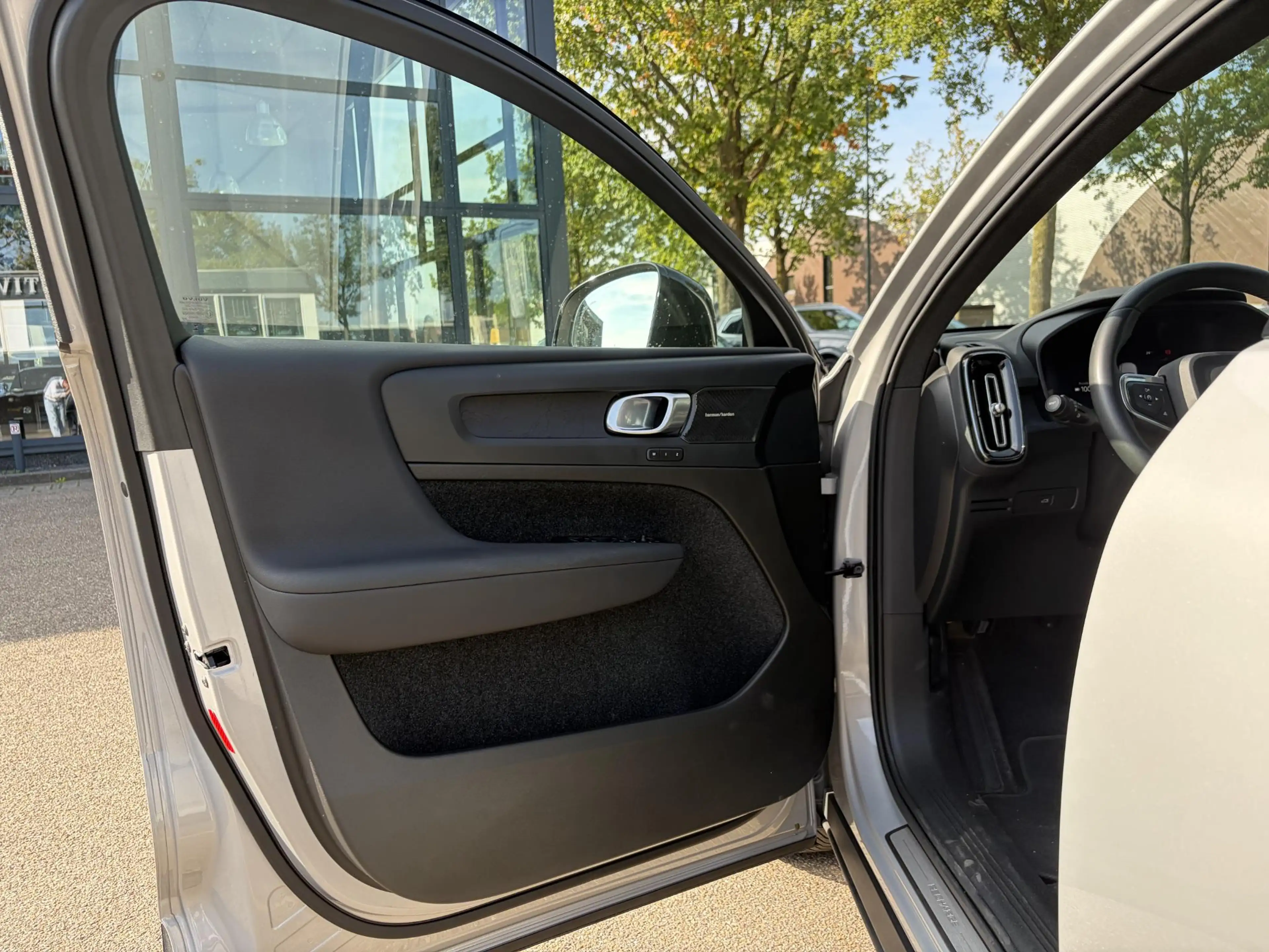 Volvo C40 Recharge Ultimate 69 kWh SOH 95% | MEM. SEAT | HAR — photo 18