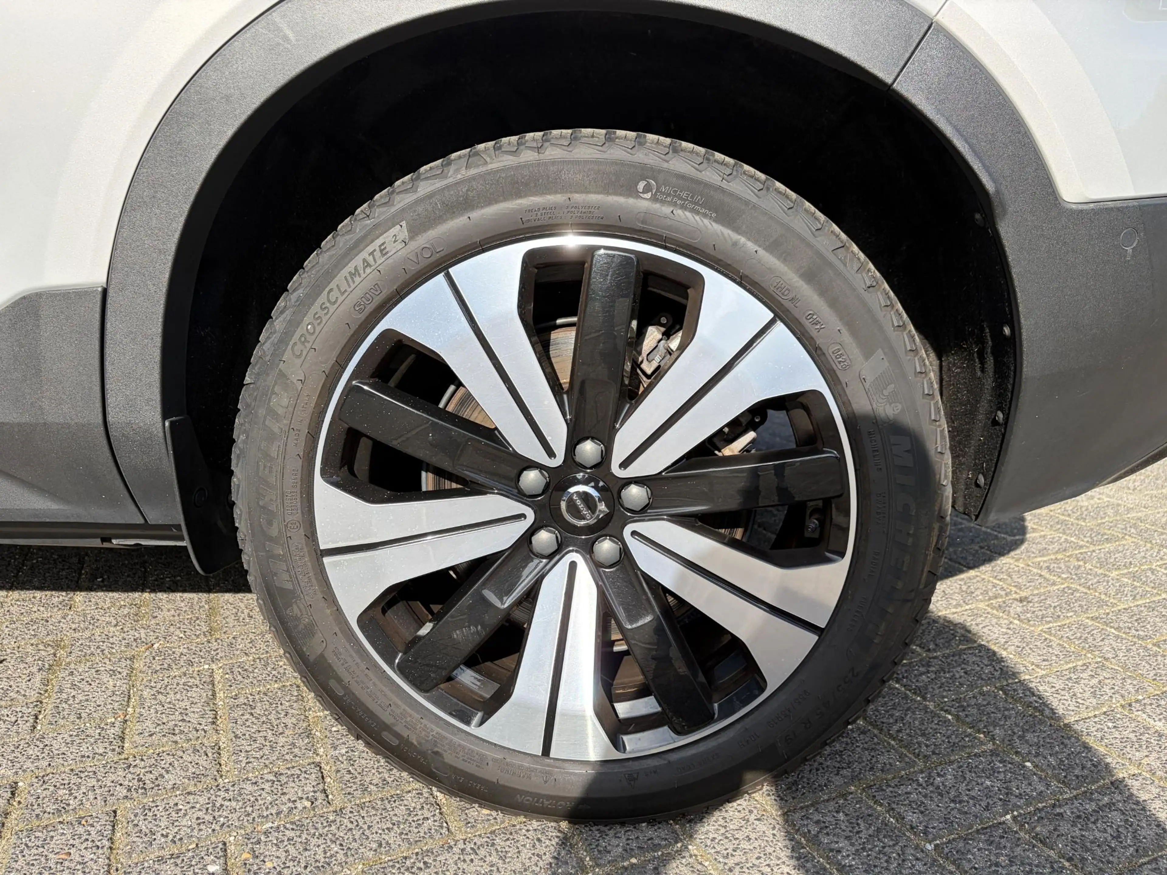 Volvo C40 Recharge Ultimate 69 kWh SOH 95% | MEM. SEAT | HAR — photo 12