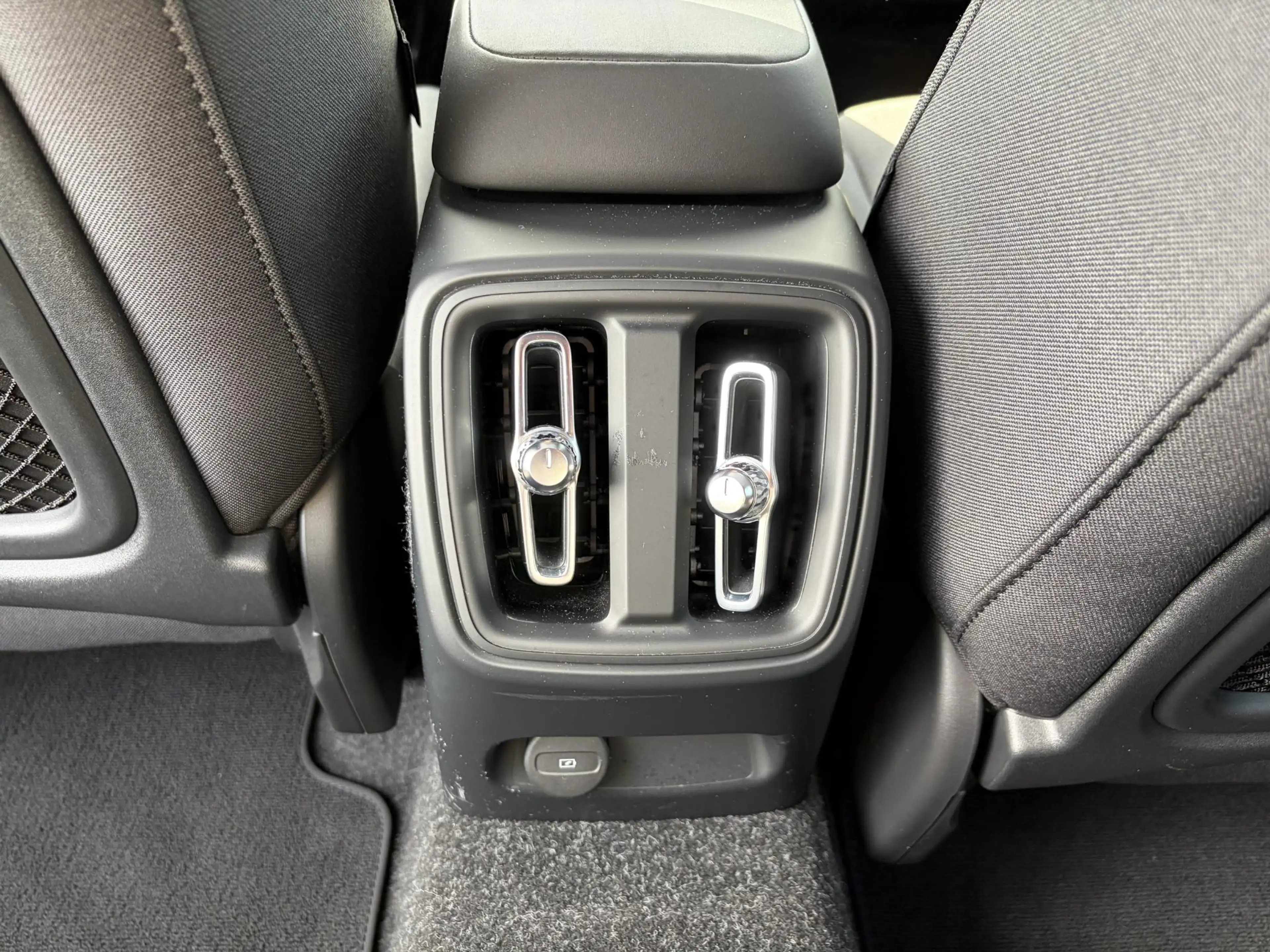 Volvo C40 Recharge Ultimate 69 kWh SOH 95% | MEM. SEAT | HAR — photo 19