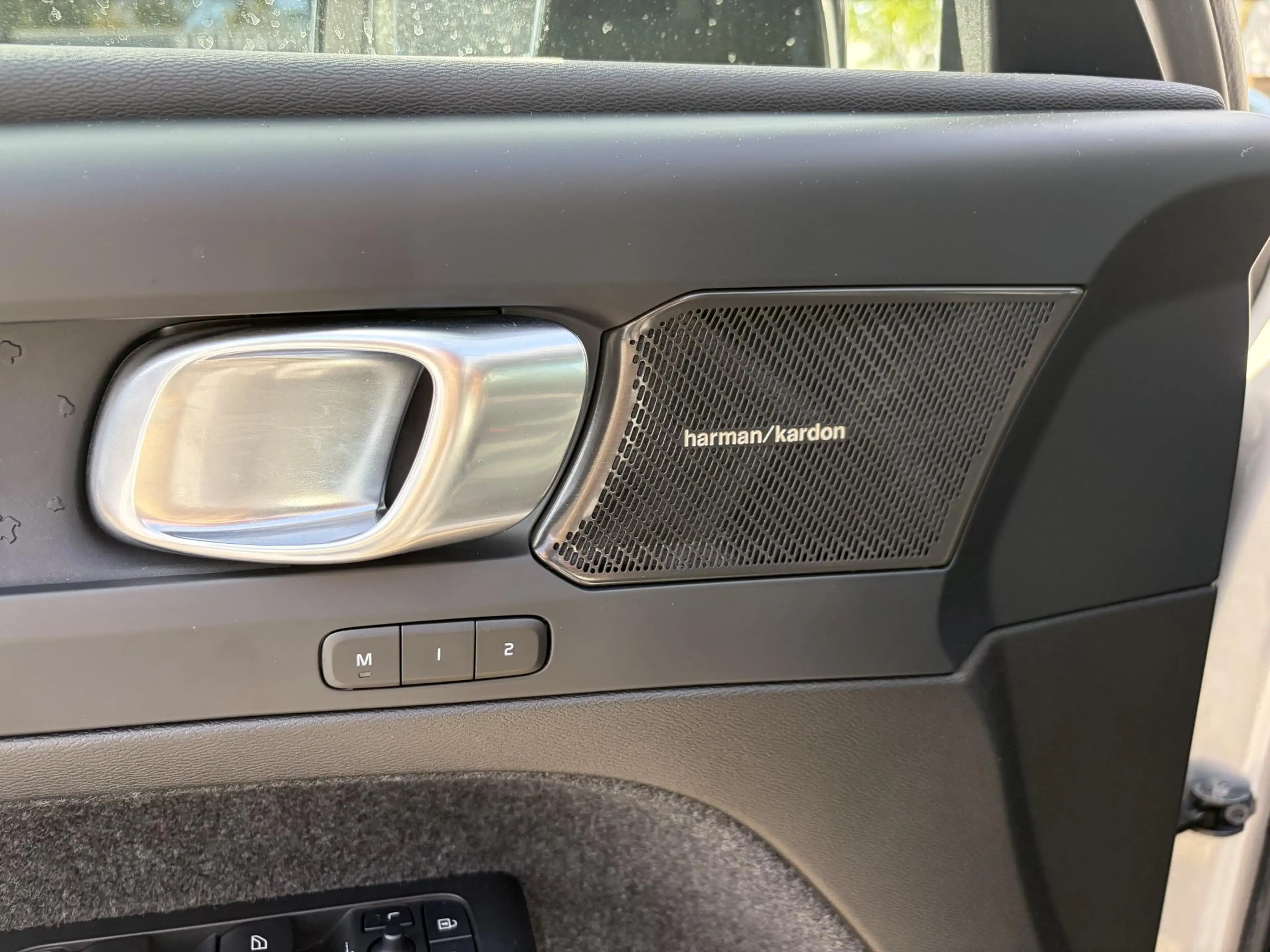 Volvo C40 Recharge Ultimate 69 kWh SOH 95% | MEM. SEAT | HAR — photo 3