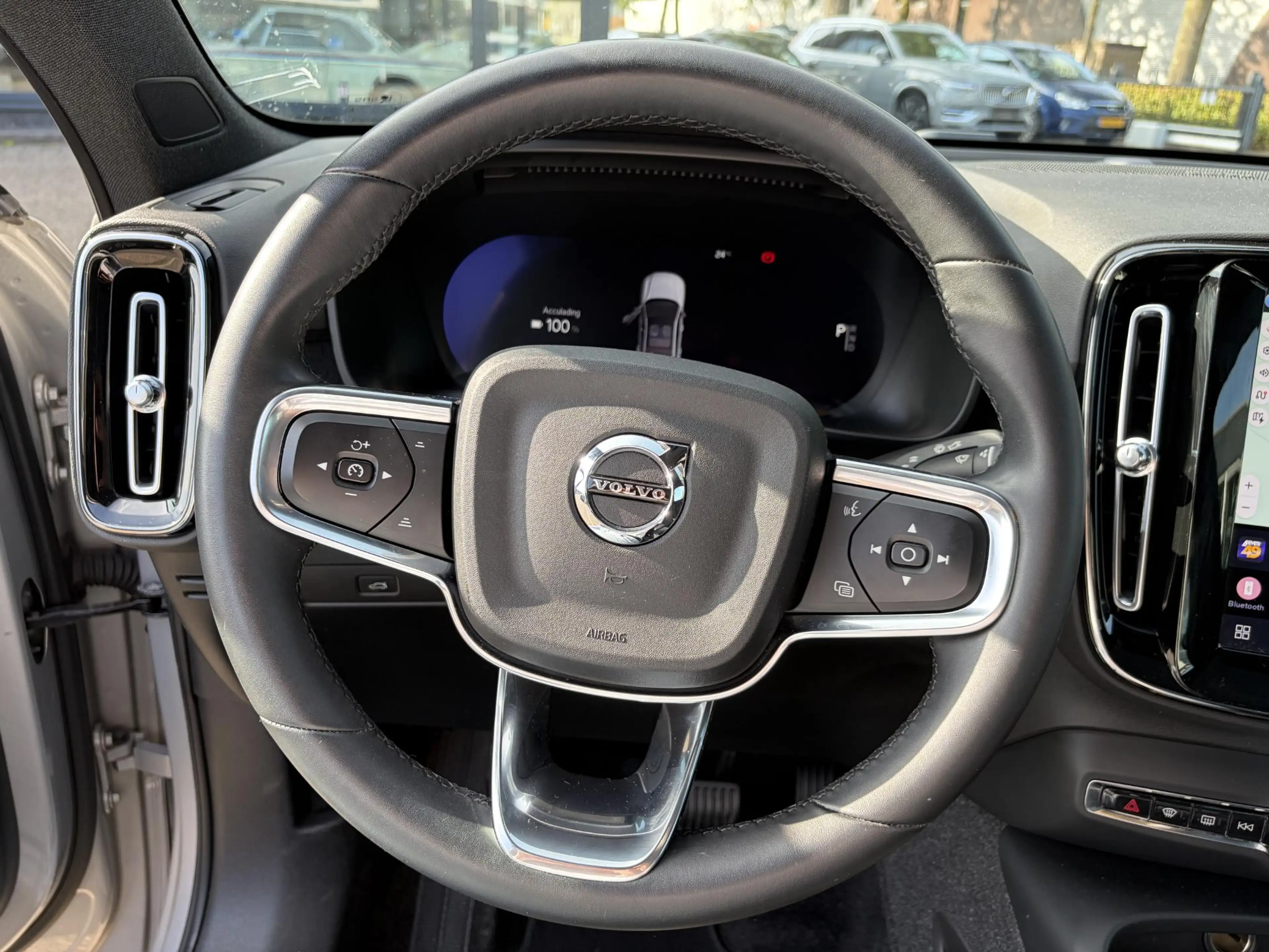 Volvo C40 Recharge Ultimate 69 kWh SOH 95% | MEM. SEAT | HAR — photo 22