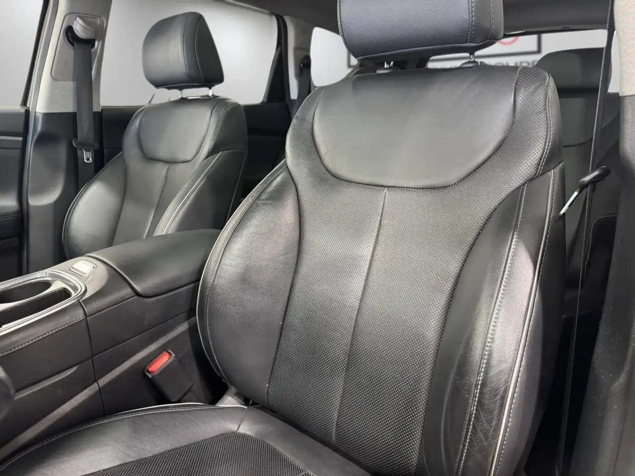 Hyundai SANTA FE снимка Hyundai SANTA FE