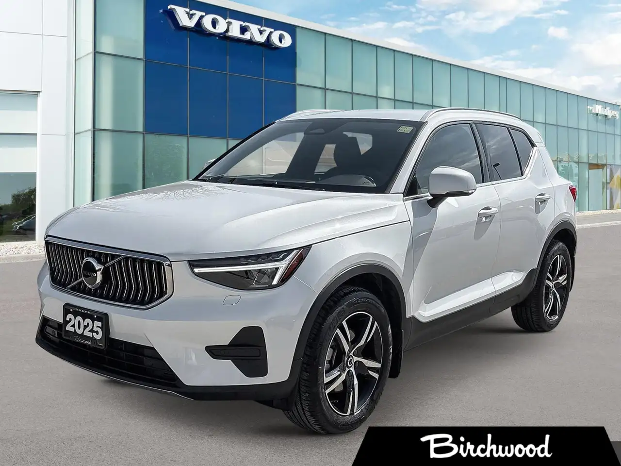 2025 Volvo XC40