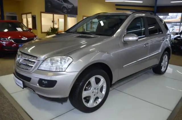 Mercedes-Benz ML 320 CDI XENON / NAVI / ALCANTARA / PDC