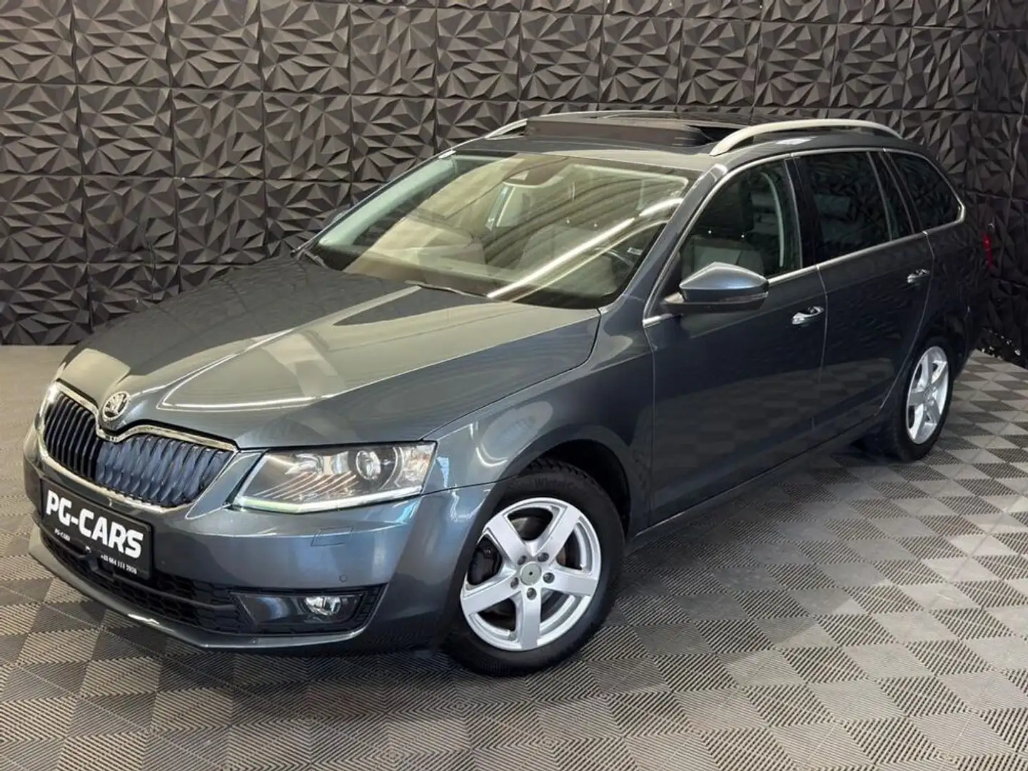 Skoda Octavia 2.0 TDI Elegance 4x4 Pano Standheizung AHK Grau - 2