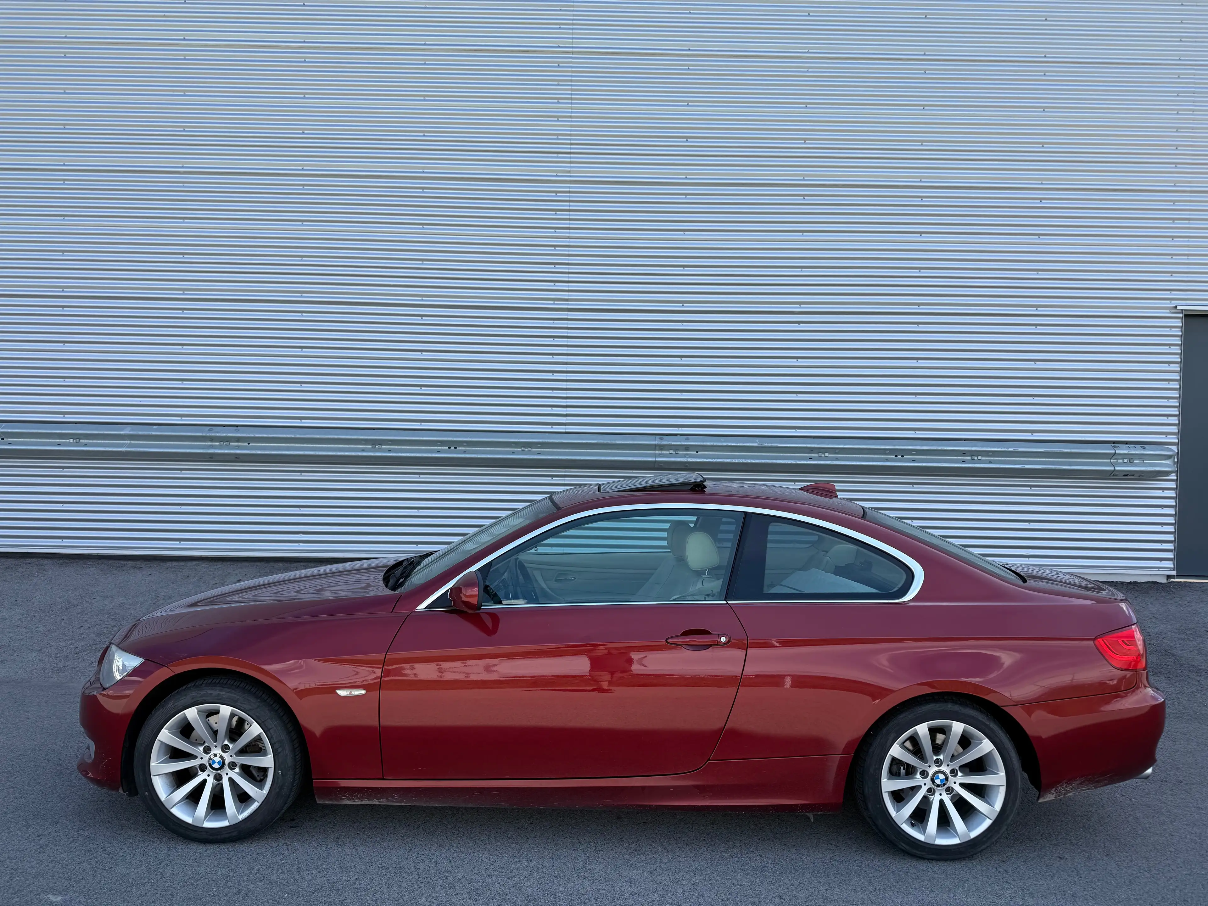BMW 325 i xDrive Coupé Österreich-Paket Aut. ID:24 — photo 4