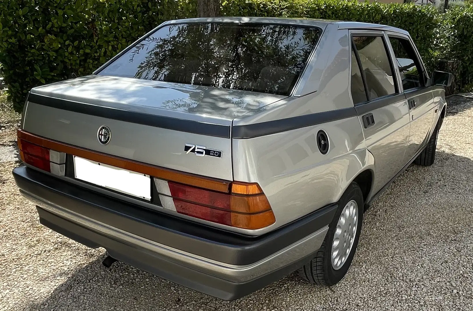 Alfa Romeo 75 2.0 carburatori - 2