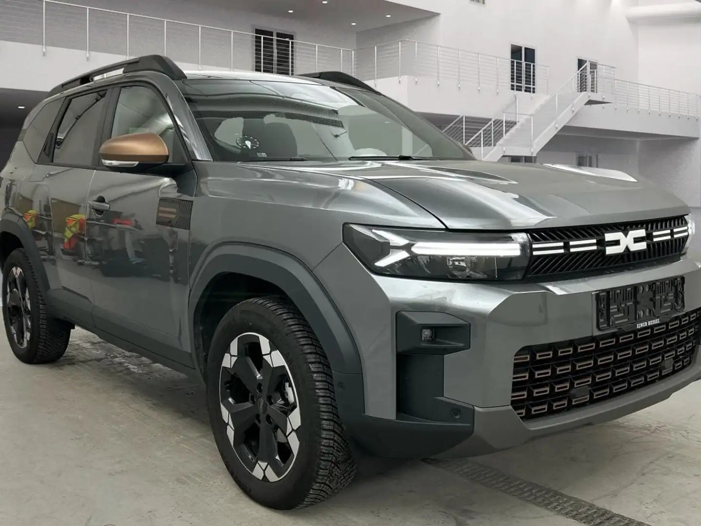 Dacia Bigster TCe 130 Extreme 4x4 Sitz+WSS+Lenkrad-Heiz GJR ESD Grau - 2