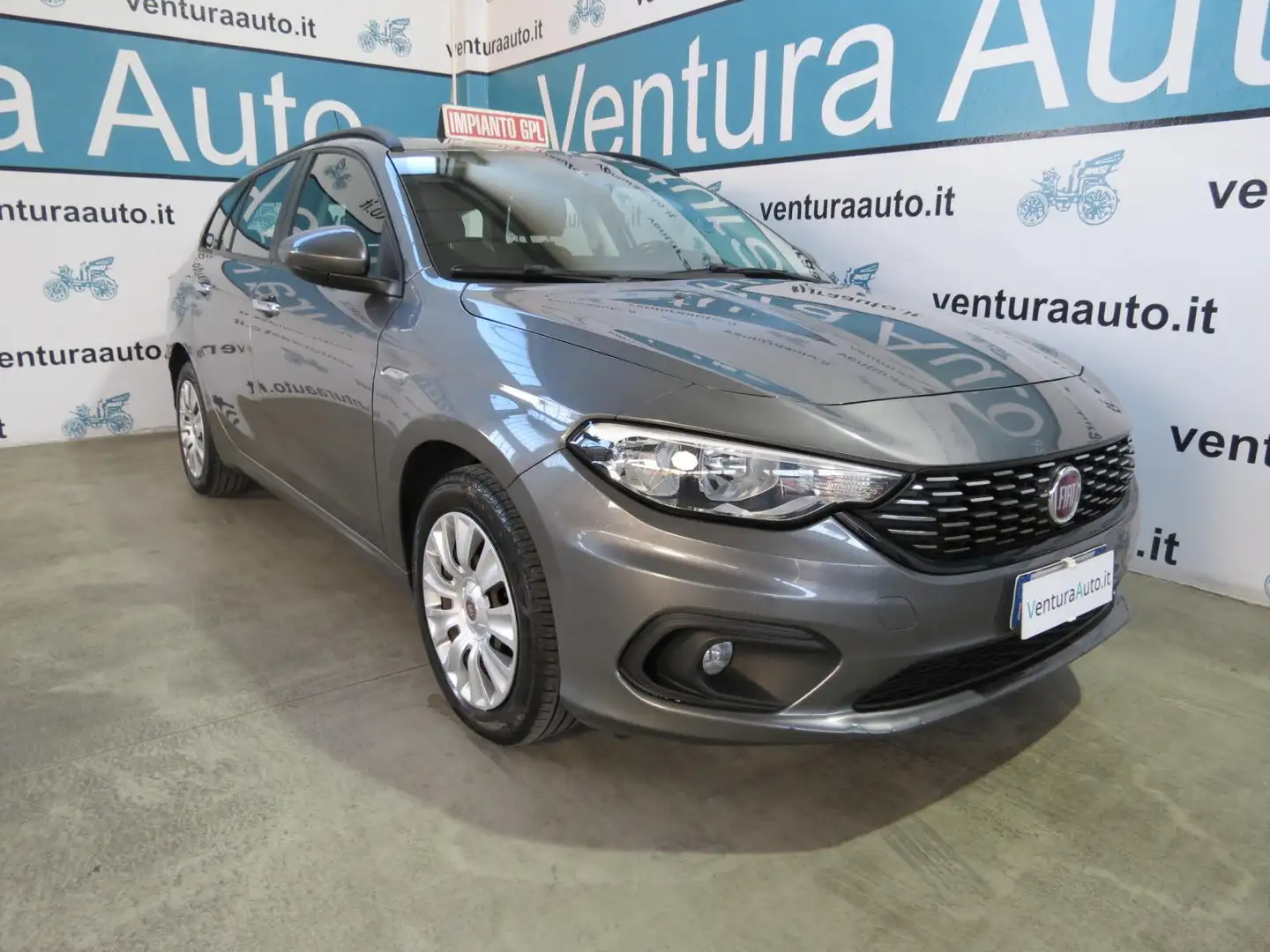 Fiat Tipo Wagon 1.4 T-JET 120 CV EASY GPL Grau - 1