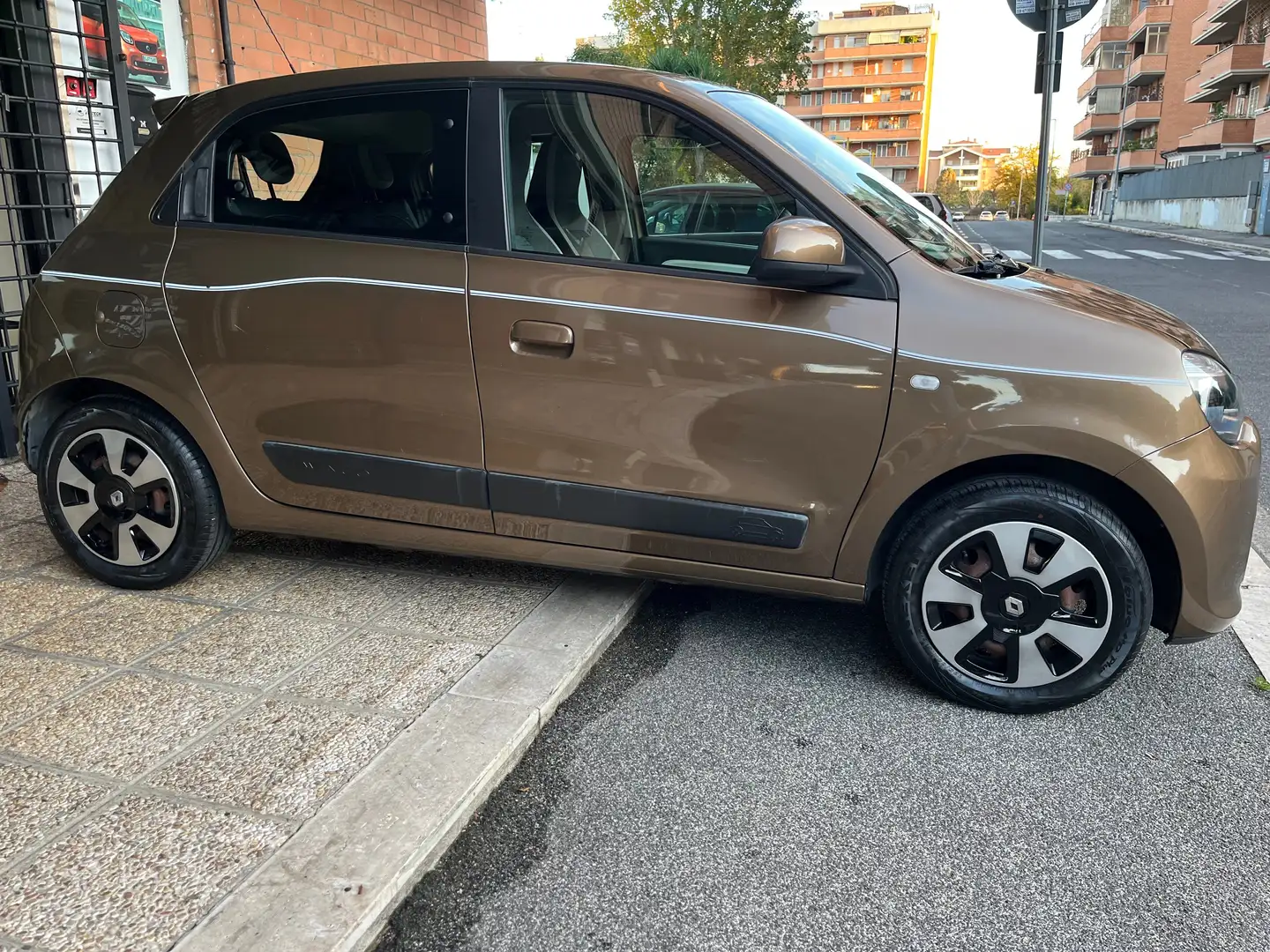 Renault Twingo *Retrocamera *NAVI* *LED* Marrone - 2