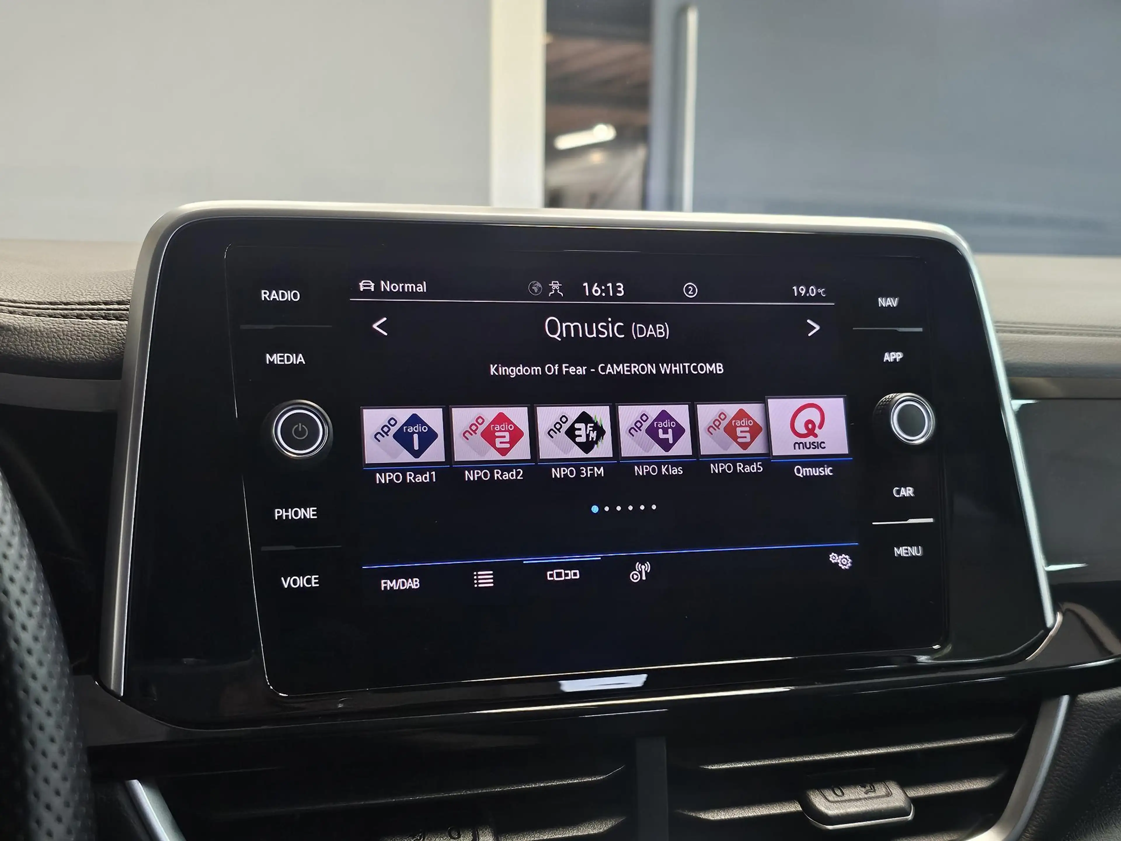 Volkswagen T-Roc 1.5 TSI R-Line Black Style | Stoelmassage | Adapti — photo 19