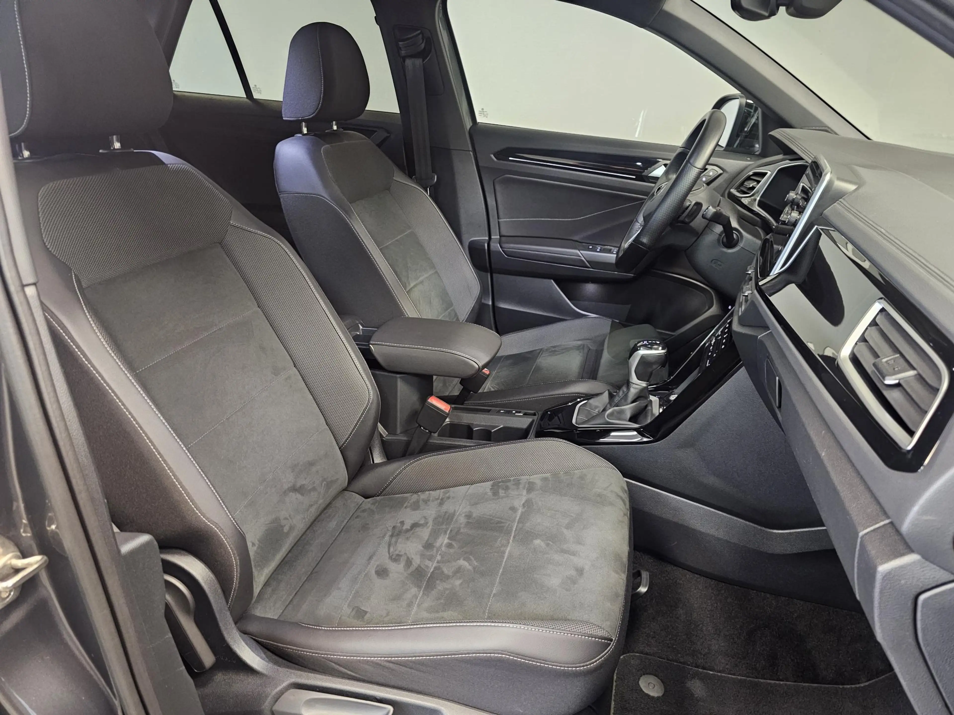 Volkswagen T-Roc 1.5 TSI R-Line Black Style | Stoelmassage | Adapti — photo 31