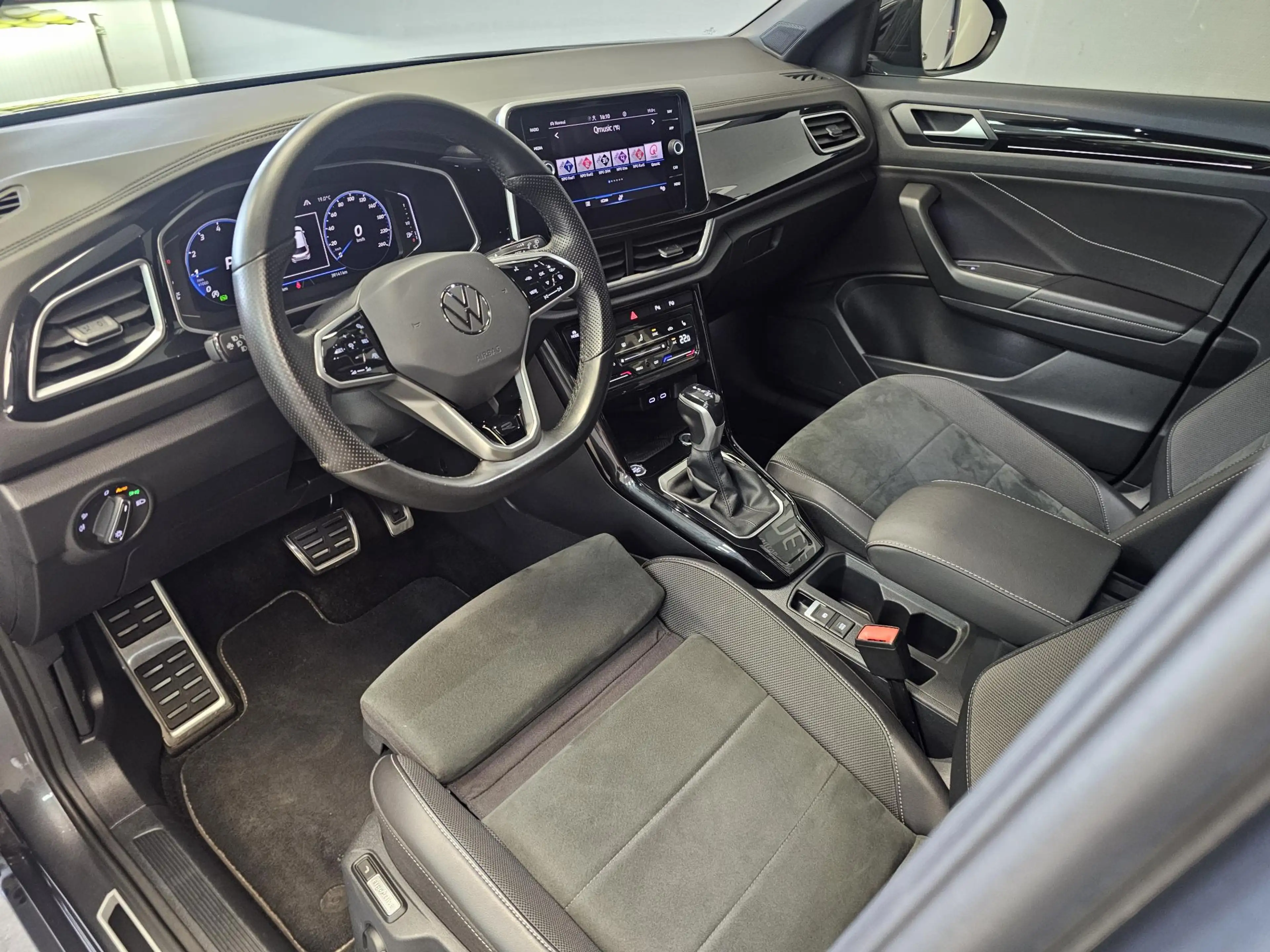 Volkswagen T-Roc 1.5 TSI R-Line Black Style | Stoelmassage | Adapti — photo 5