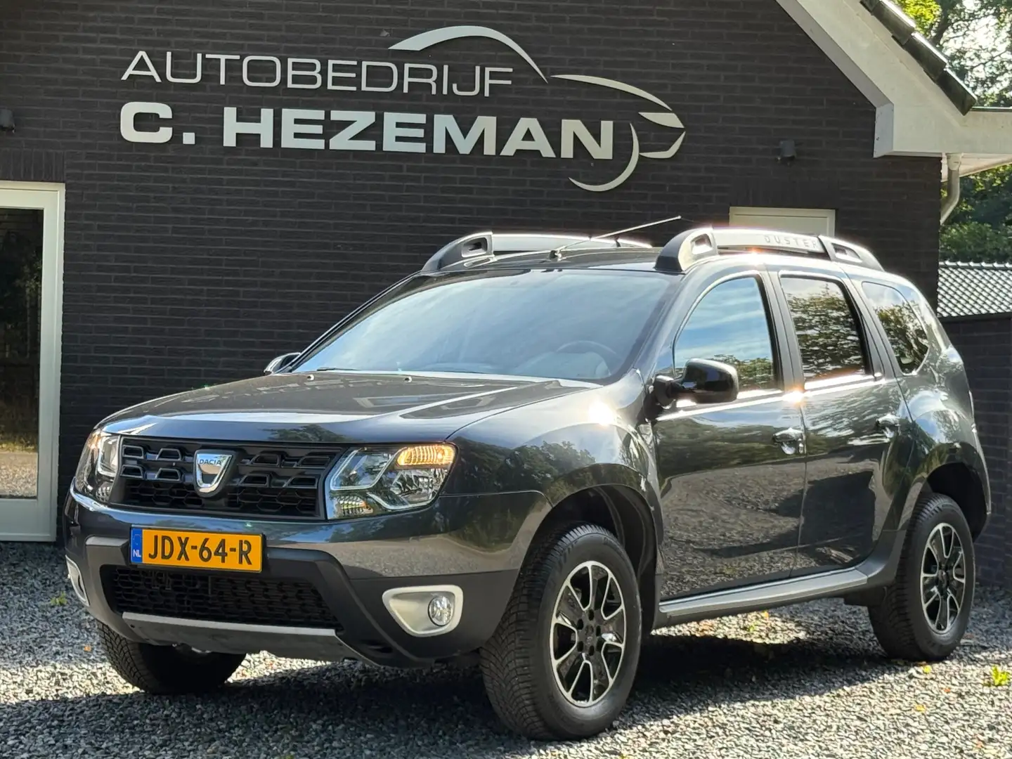 Dacia Duster 1.2 TCe 4x2 1e eigenaar DealerOH Navigatie Camera Grau - 1