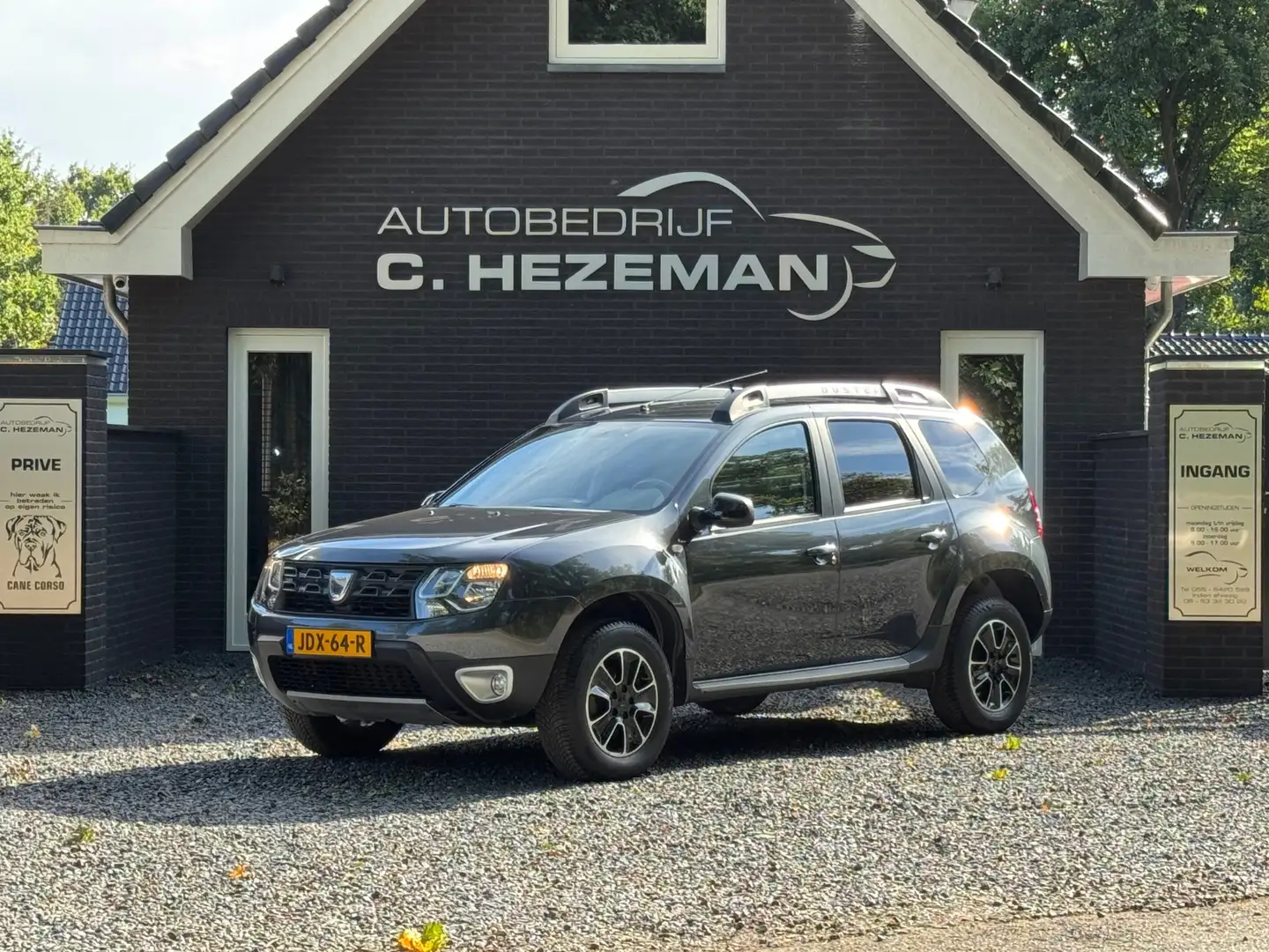 Dacia Duster 1.2 TCe 4x2 1e eigenaar DealerOH Navigatie Camera Grau - 2