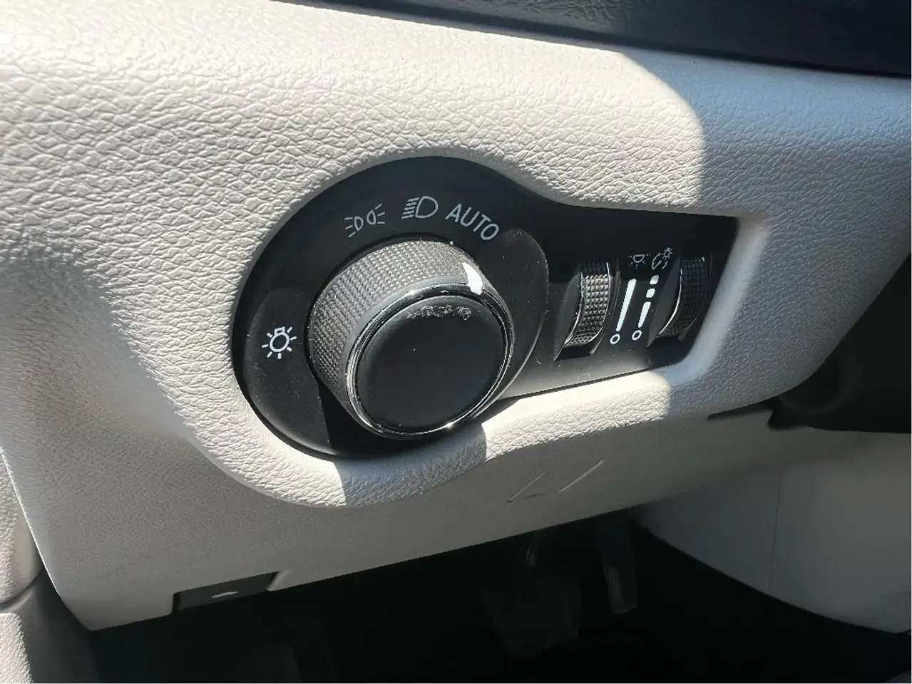 Chrysler Grand Caravan снимка Chrysler Grand Caravan