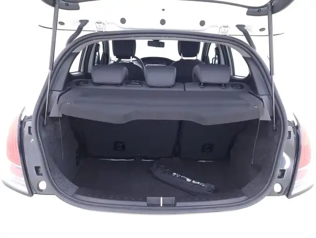 Lancia Ypsilon view 14