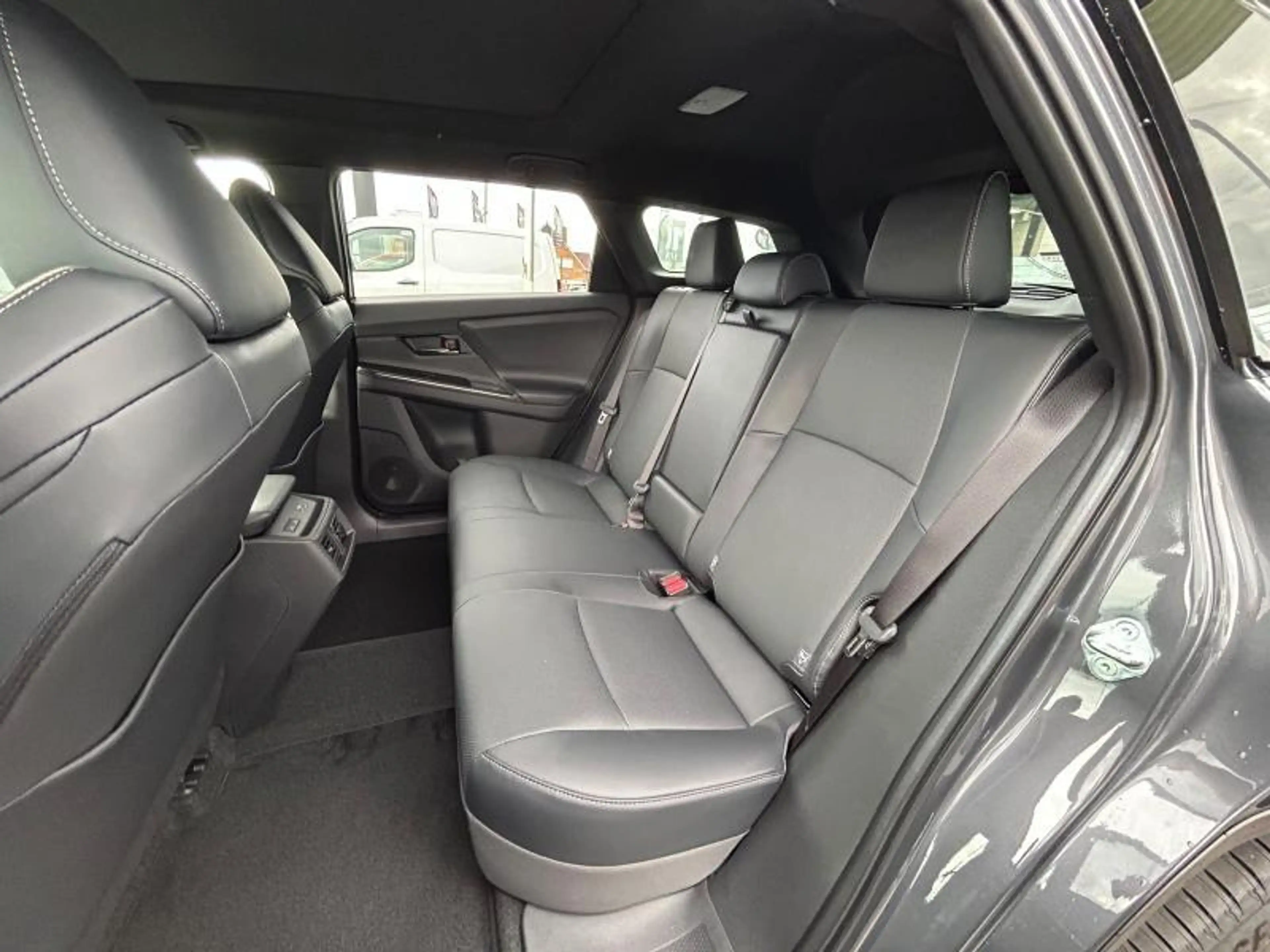 Toyota bZ4X 74.7KWH EXECUTIVE AWD — photo 10