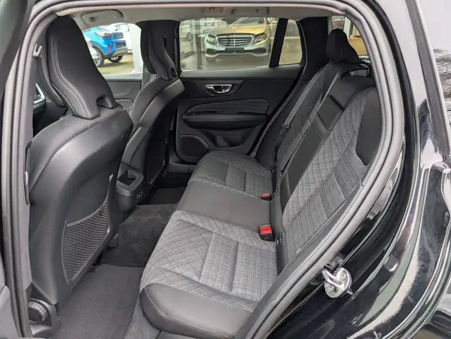 Volvo V60 view 8