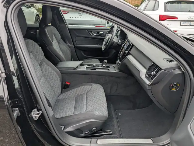 Volvo V60 view 3