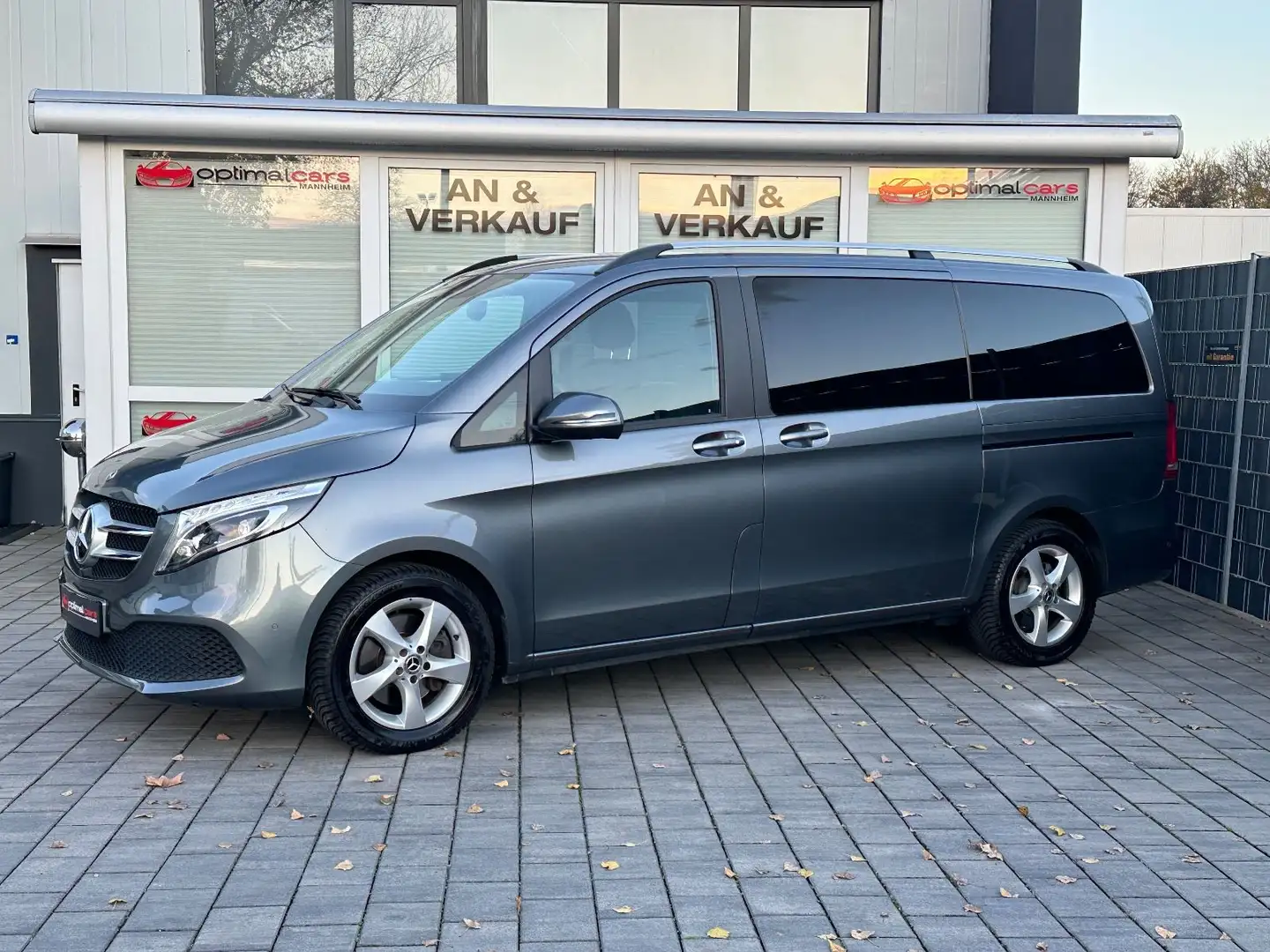 Mercedes-Benz V 250 d AVANTGARDE EDITION lang/2 x elk.Tür/Pano Grijs - 2