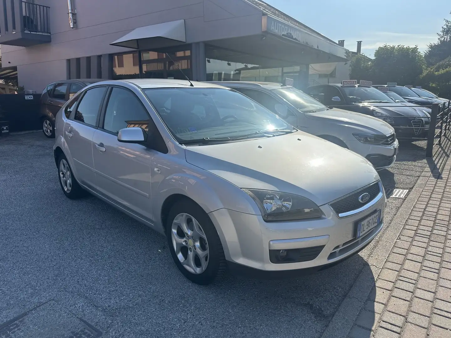 Ford Focus + 1.6 115cv Ti-VCT 5p. Argento - 2