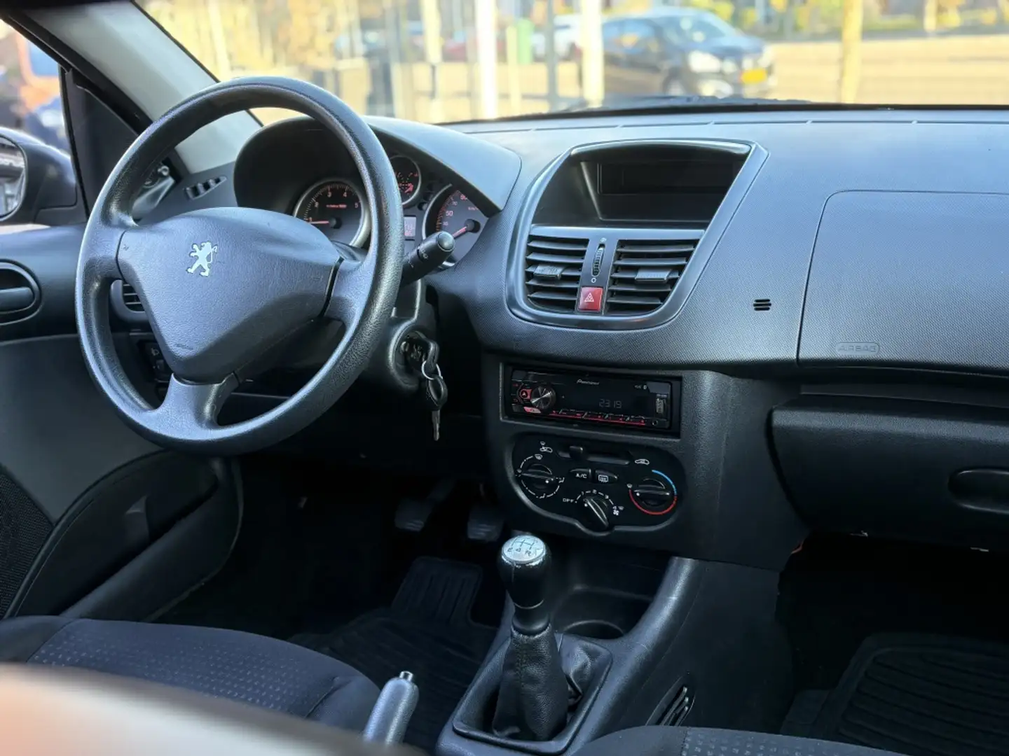 Peugeot 206 + 1.1 Access Lite 2012 Airco Nap Schwarz - 2