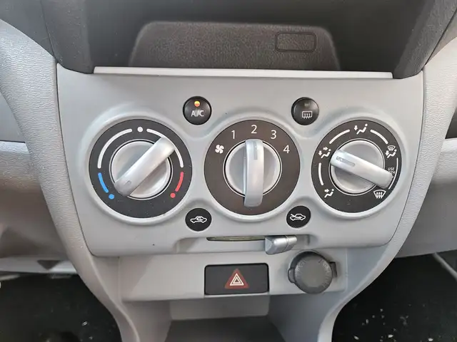 Nissan Pixo view 8