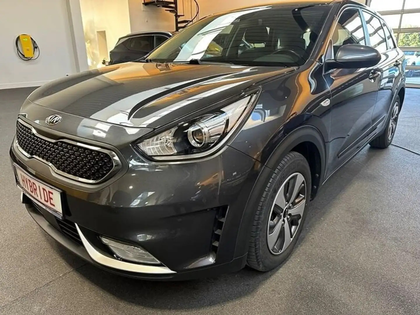 Kia Niro Fusion 1.6 GDi HEV DCT7/ Valckenier Aalst Gris - 1