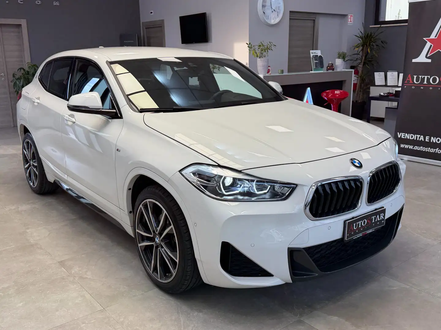 BMW X2 sdrive18d Msport auto Bianco - 2