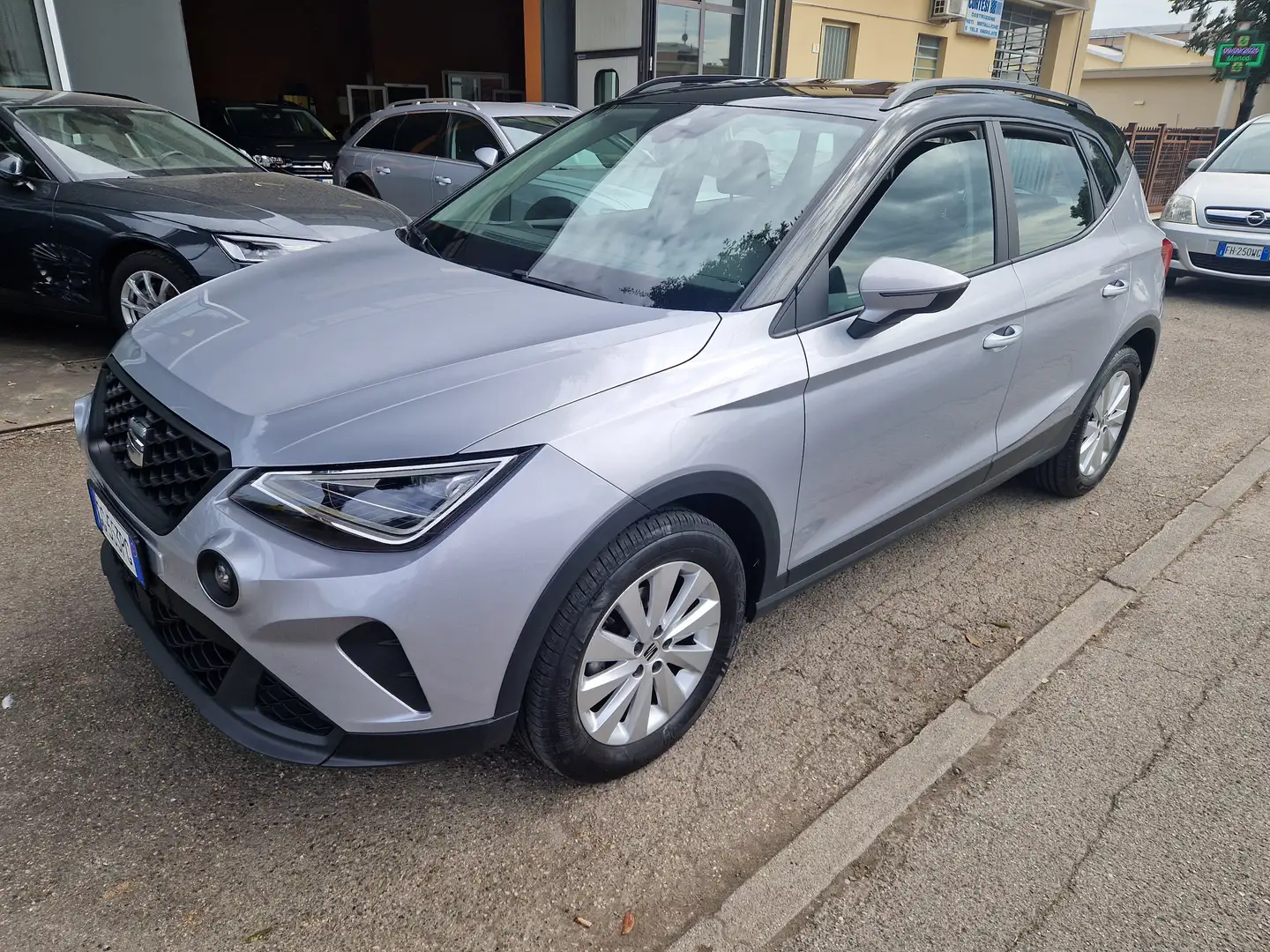 SEAT Arona Arona 1.0 ecotsi Style 110cv dsg Grigio - 1