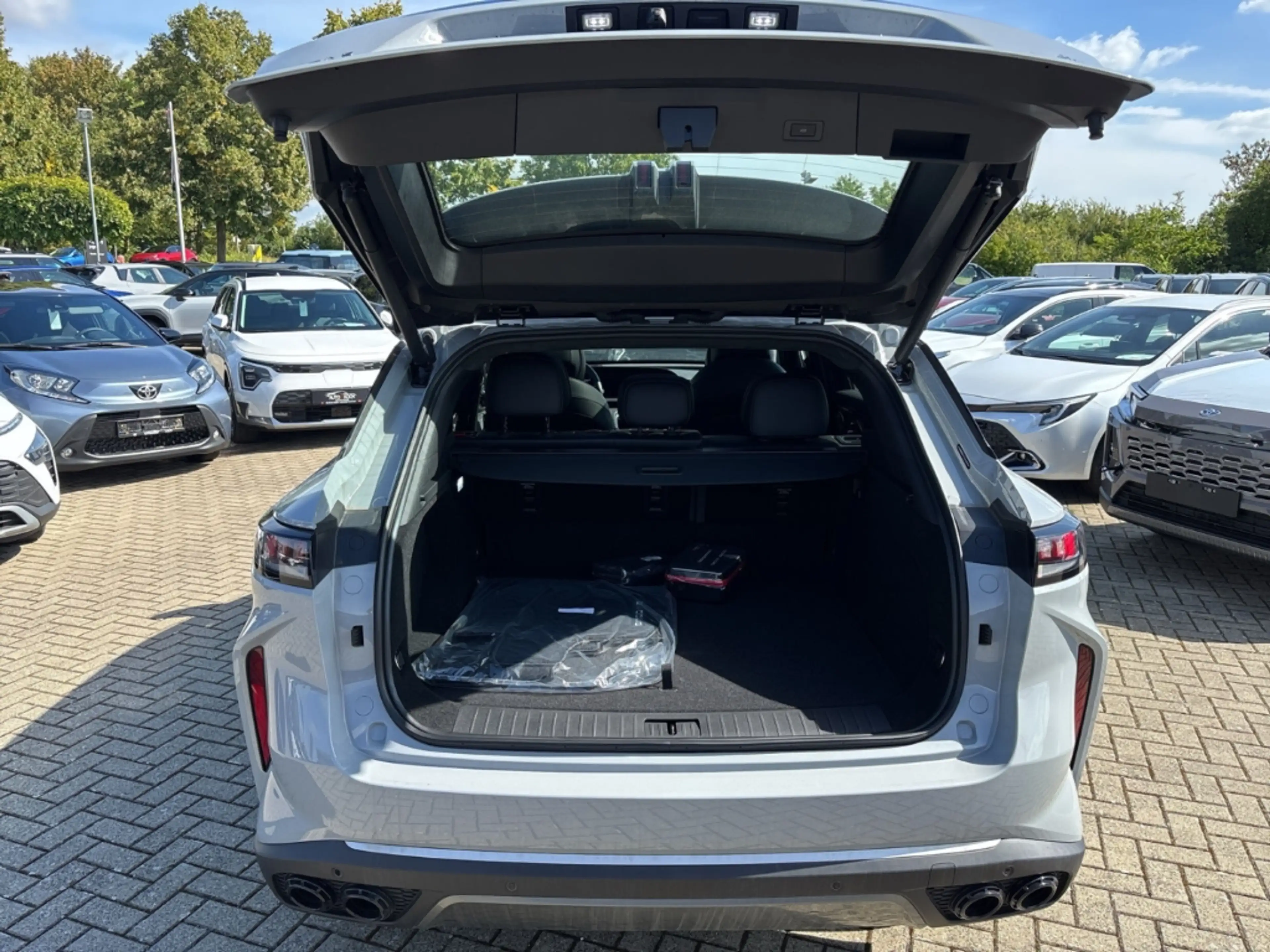 Omoda 9 Exclusive PHEV 1.5 TGDI AWD / 0,99% / 540° / PANO — photo 7