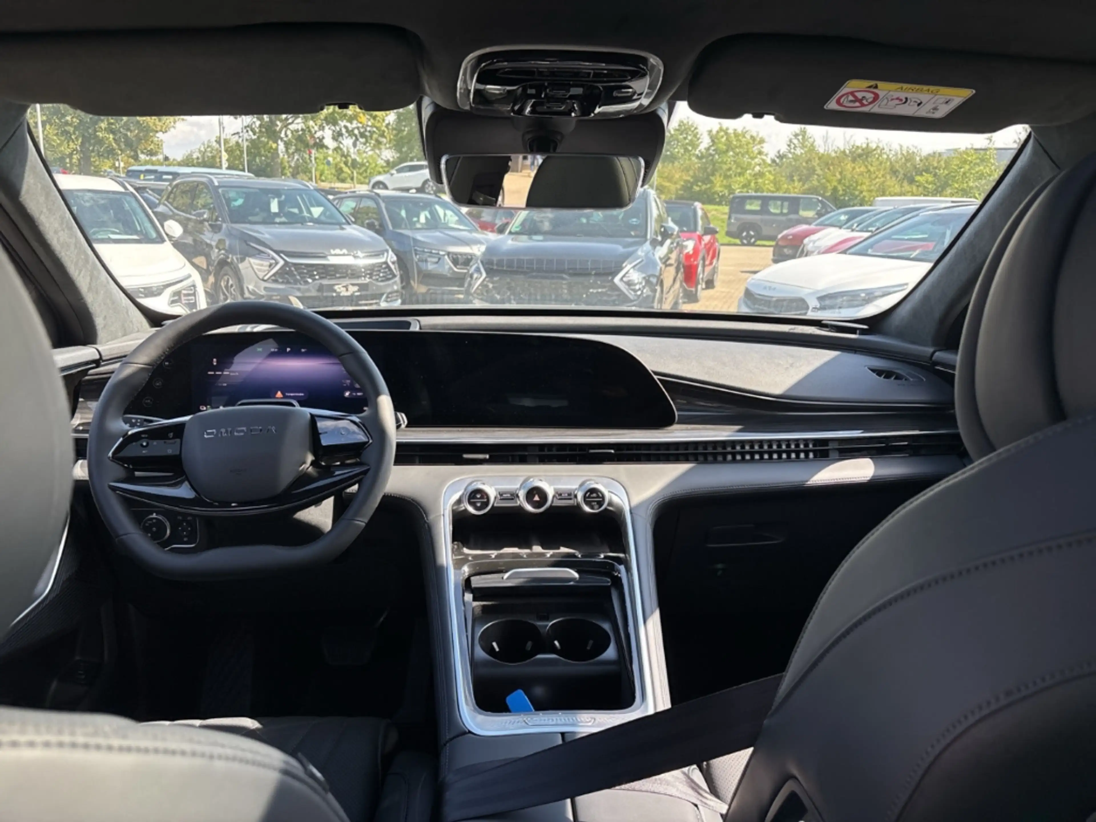 Omoda 9 Exclusive PHEV 1.5 TGDI AWD / 0,99% / 540° / PANO — photo 12