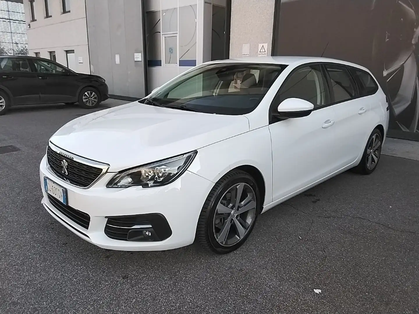 Peugeot 308 BlueHDi 130 S&S EAT6 SW Business Bianco - 2