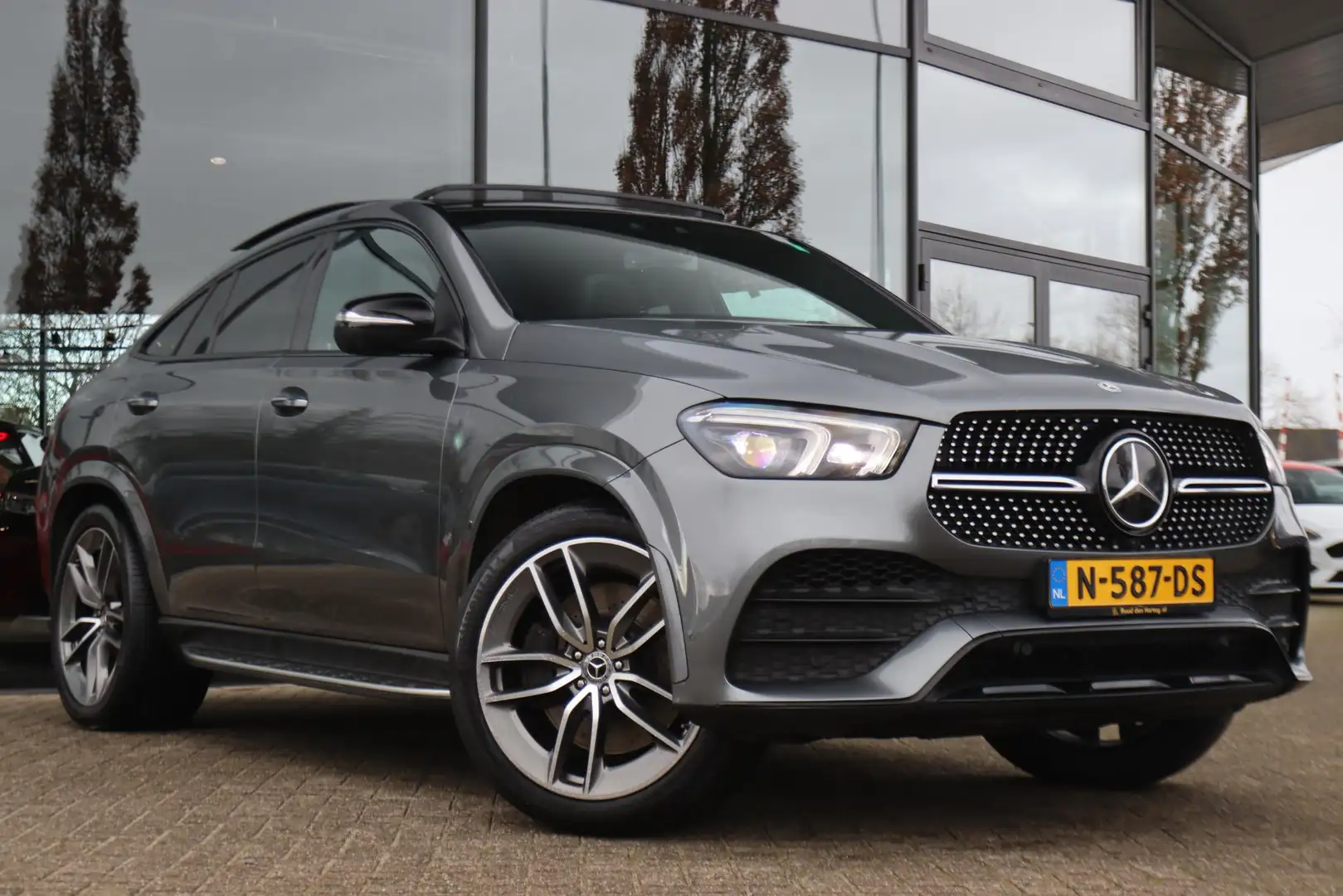 Mercedes-Benz GLE 400 Coupé 400D AMG SPORT *INCL BTW* FULL OPTIONS | PAN Grijs - 2