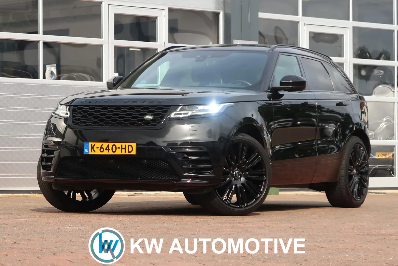 Land Rover Range Rover Velar 2.0 I4 Turbo AWD R-Dynamic P300S HSE PANO/ LED/ ME Negru - 1
