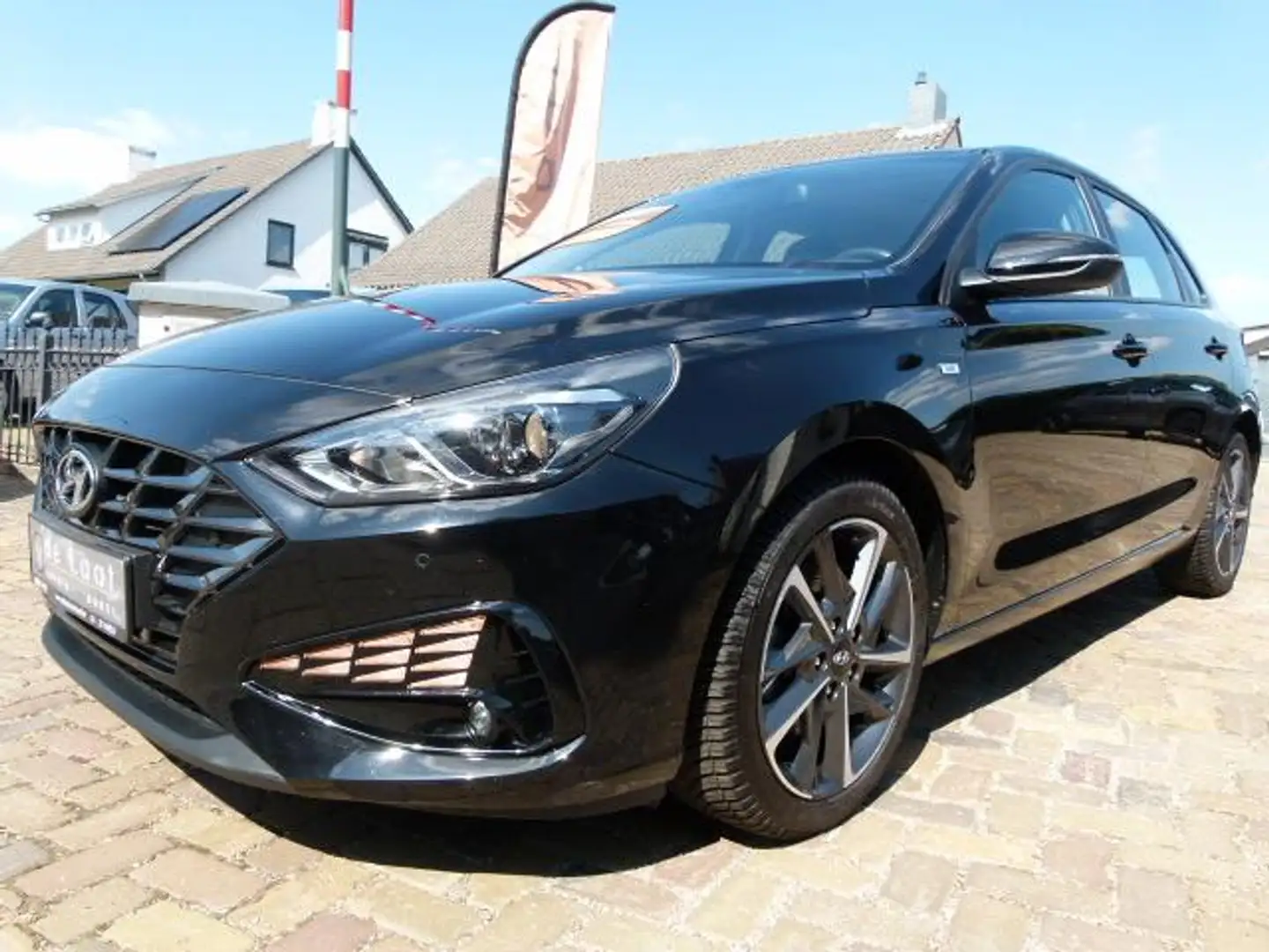 Hyundai i30 1.0 T-GDi MHEV Comfort, LMV/CARPLAY/CLIMA Zwart - 1