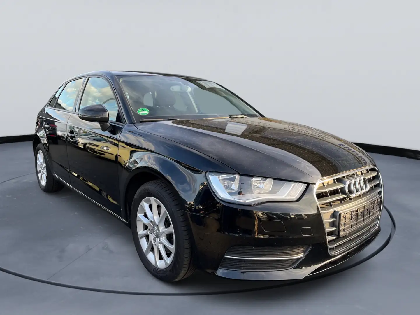 Audi A3 attraction/2.Hand/Sitzheizung/2-Z Klima/Isofix Schwarz - 1
