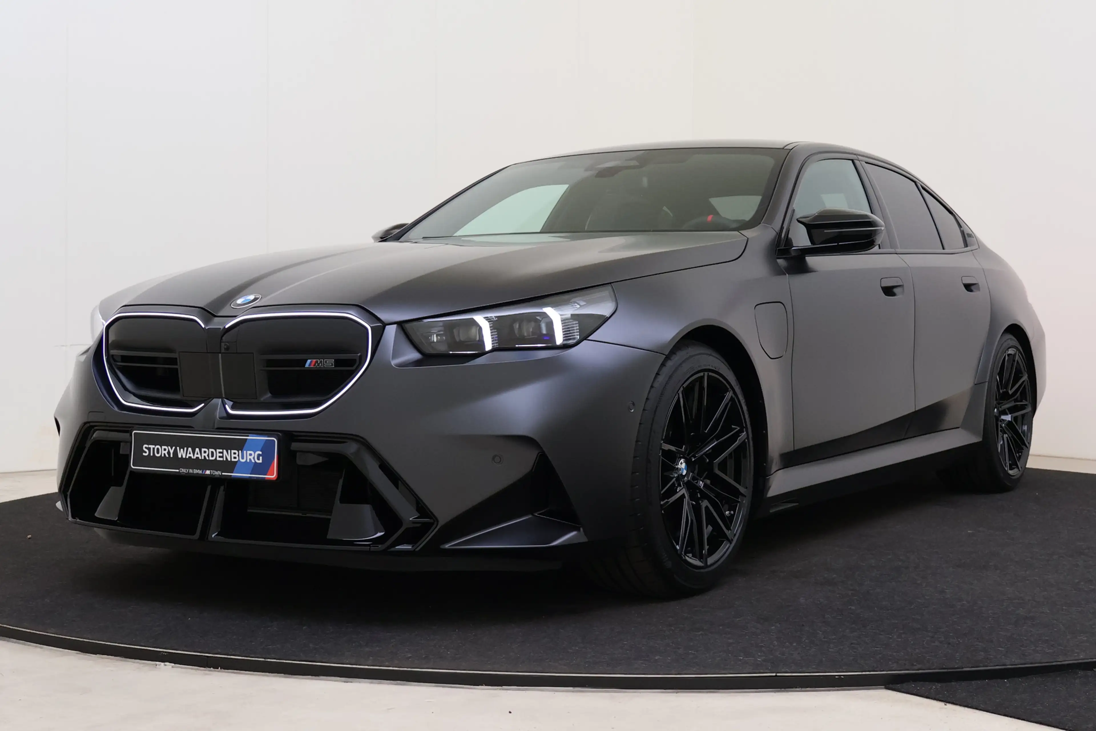 BMW M5 Automaat / M Drive Professional / Panoramadak / Tr